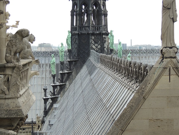 Why are there gargoyles in the Notre Dame cathedral?